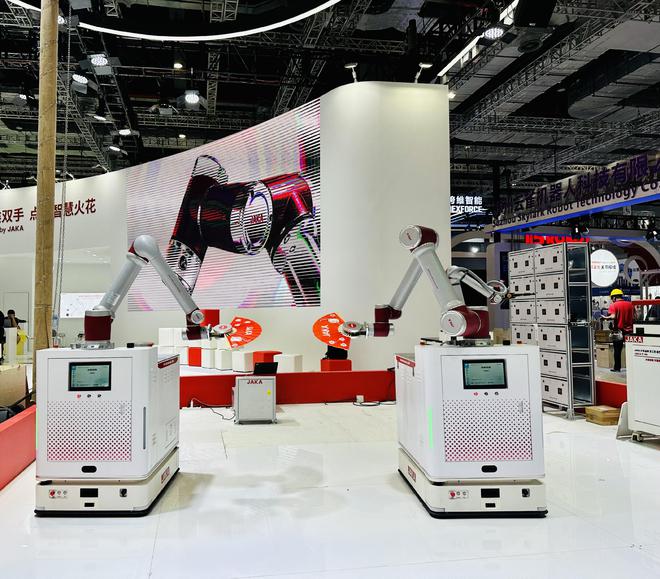 必一運動：全球首發！節卡機器人JAKAMAX系列工業協作機器人獲2024CIIF大獎(圖3)