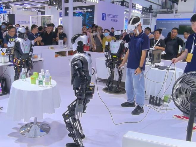 必一智能運動科技：實探2024世界機器人大會：人形機器人各顯身手(圖3)